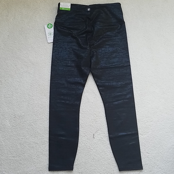 Last pair.  Gaiam high rise shiny leggings - Picture 6 of 8